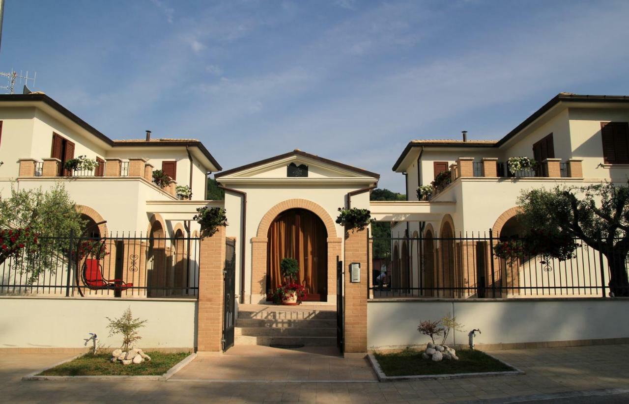 Residence Stella Del Gran Sasso Colledara Exterior photo